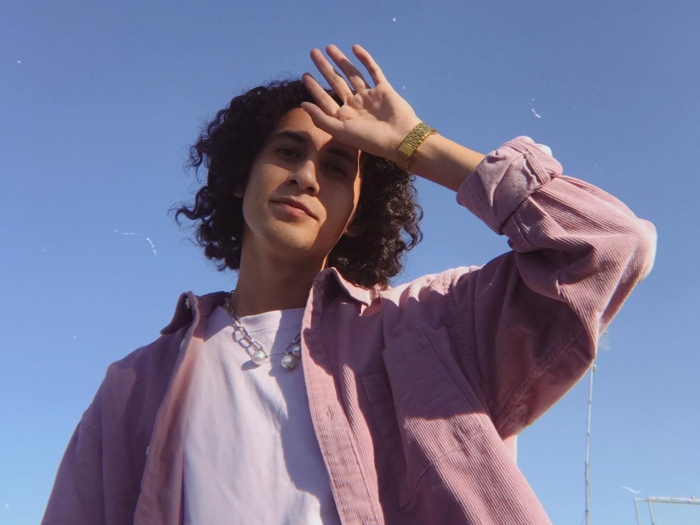 Jandro Rapper Jandro Cervantes nos llega con «Un Ramo y Un Cartel»
